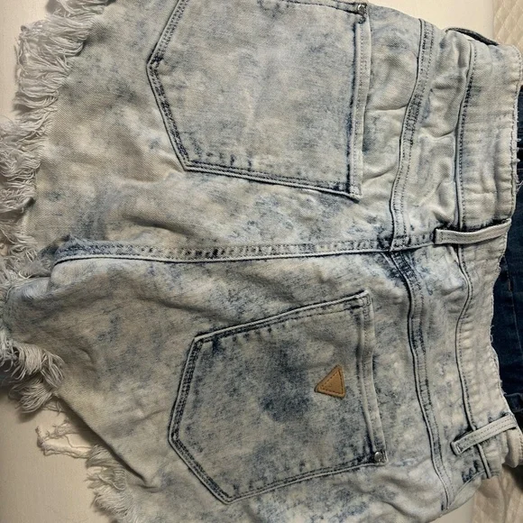 Guess shorts - Picture 2 of 3